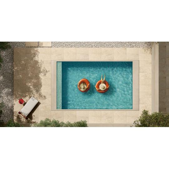 20mm meszko hatasu medence terasz burkolat 2cm kohatasu vilagos terasz jarda mediterran rusztikus travertin burkolas nelkul koagyba fektetheto.jpg